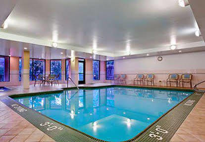 Courtyard Grand Rapids Airport 3* Cascade