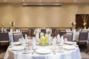 Hotel Courtyard Grand Rapids Airport 3*