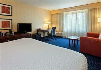 Hotel Courtyard Grand Rapids Airport Cascade